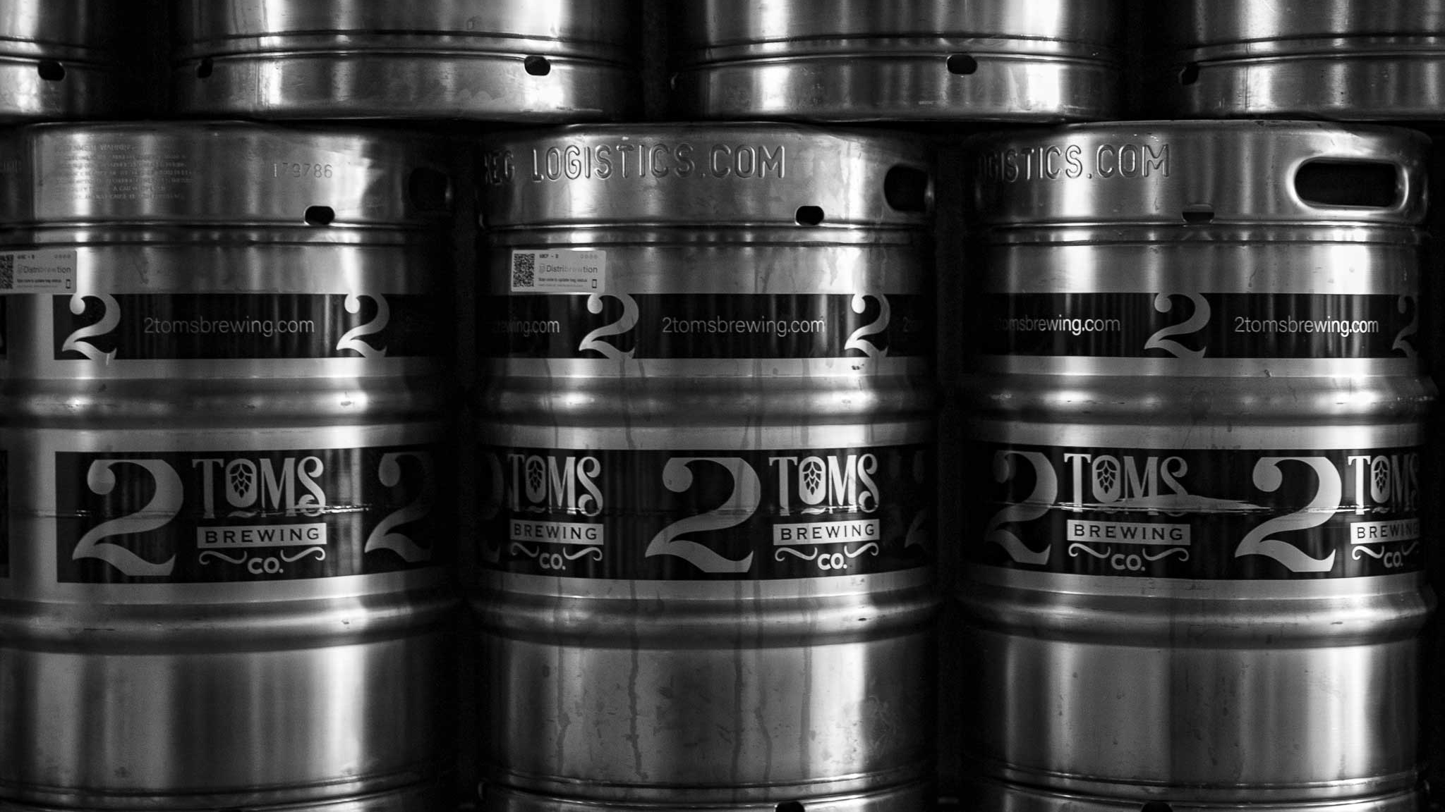 2Toms Brewing Company wall of kegs